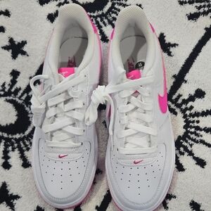 Nike Kids Sneakers in Pink and White